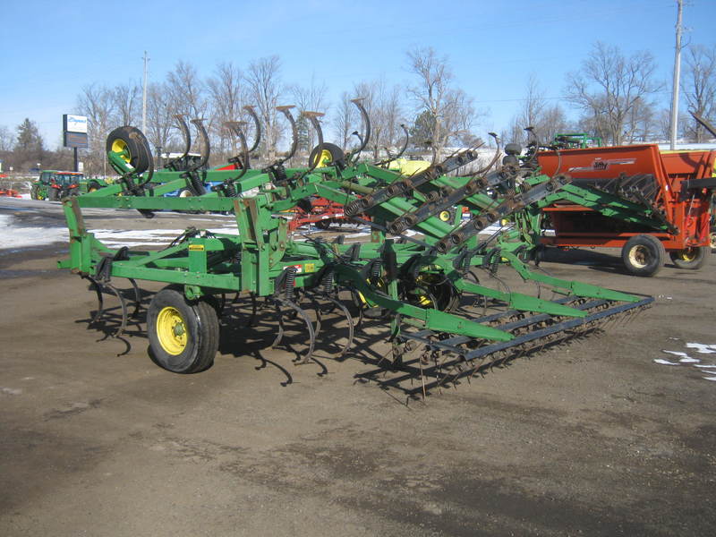 Cultivators  John Deere 960 Cultivator Photo